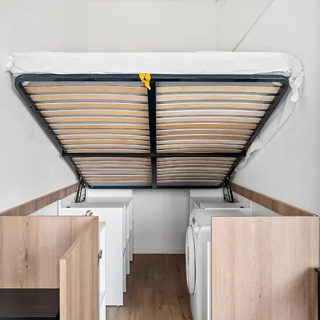 Air - Code Entry Only, No Staff Apartamento *