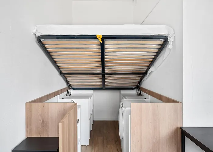 Air - Code Entry Only, No Staff 아파트 *