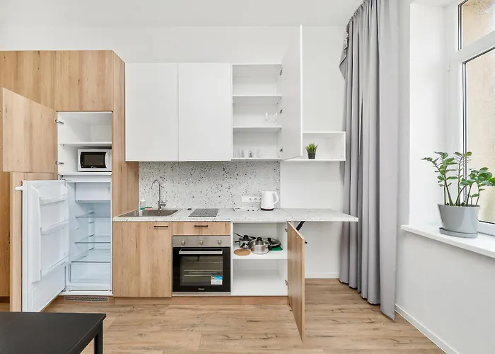 아파트 Air - Code Entry Only, No Staff *