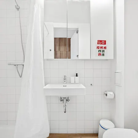 Air - Code Entry Only, No Staff Апартаменты Вильнюс